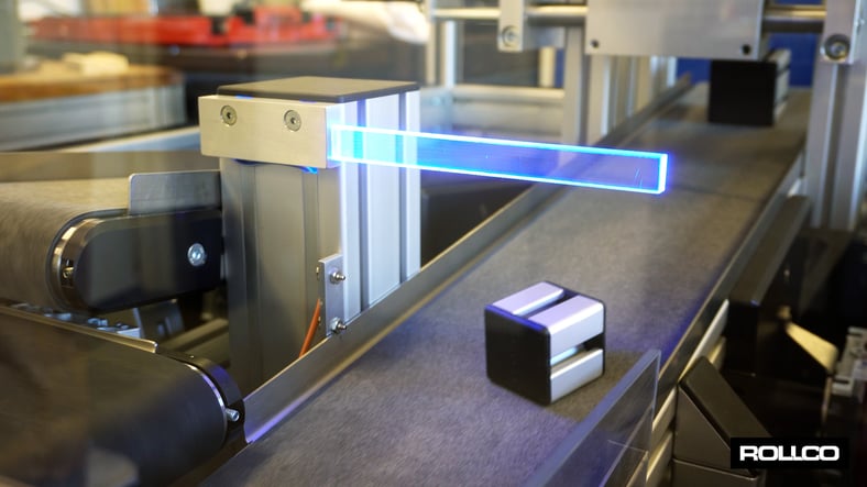 Warehouse automation with vision camera and linear units